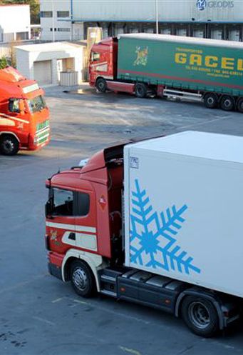 Transportes Gacela Burgos camiones estacionados